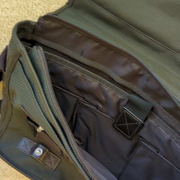 Pebble  Beach messenger bag - Picture 10 of 16